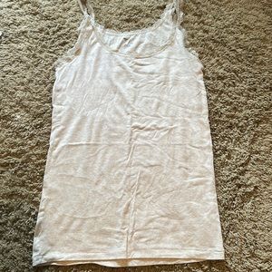 Gap. Size L. Cami